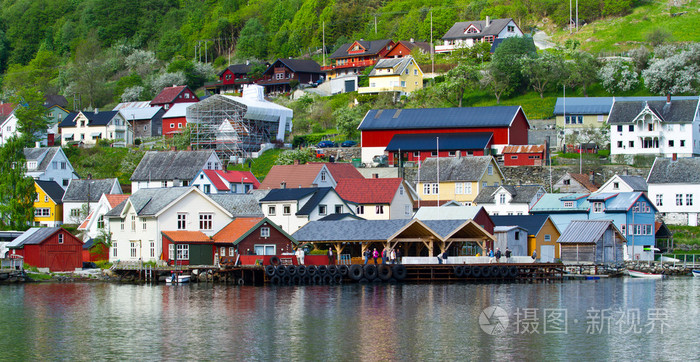 挪威北欧风味峡山区村和海上观
