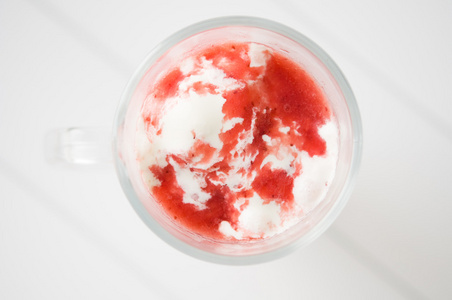草莓冰淇淋顶视图