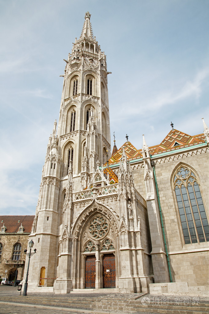 布达佩斯圣 Matthew 哥特式大教堂从南
