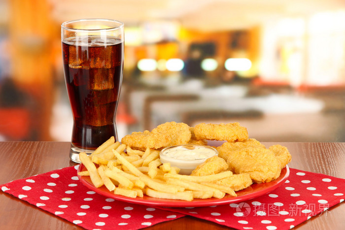 5184*3456px发票合同问题/炸鸡晚餐吃饮料炸薯条菜美味上查看作者其