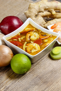 汤姆 yum 西贡是一个简单和受欢迎的泰式酸辣汤汤