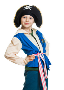 可爱的男孩打扮成海盗