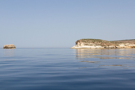 兰佩杜萨岛，在地中海的意大利岛最南段