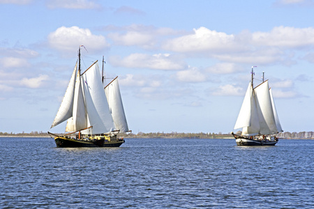 传统帆船上在荷兰 ijsselmeer