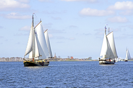 传统帆船上在荷兰 ijsselmeer