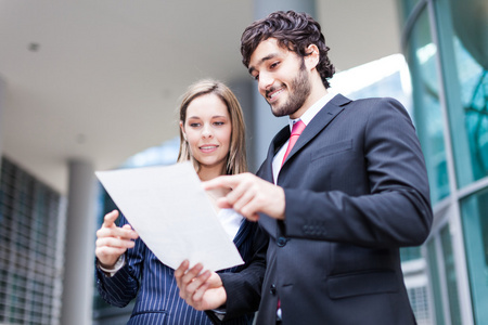 商务英语阅读的文档照片