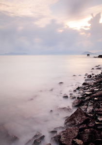 海海岸波和岩石