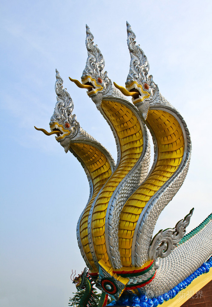 泰国龙或国王与三头龙众雕像照片 正版商用图片1ck3ao 摄图新视界