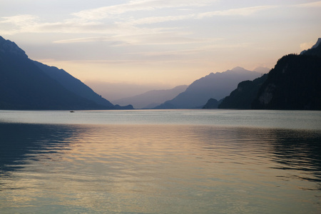瑞士湖日落