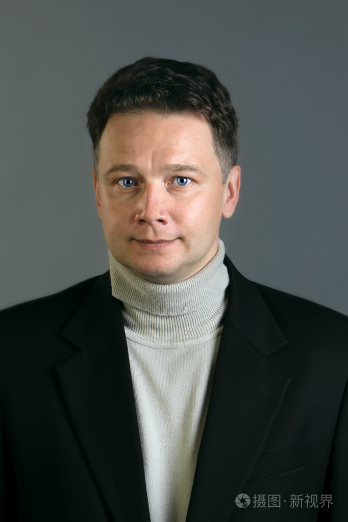 中年男人的肖像照片-正版商用图片1ckdww-摄图新视界