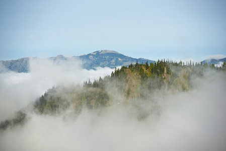 多云的奥林匹克山