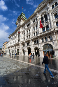市政厅宫和钟塔在意大利的里雅斯特