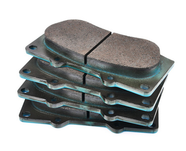 切成两半. 内部视图汽车修理工汽车零部件海冰融化制动盘汽车制动