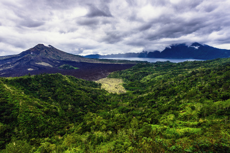 火山在印度尼西亚巴厘岛上的风景