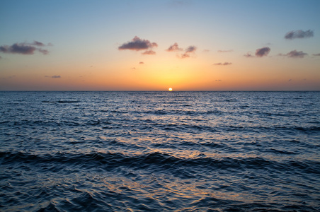 北海平静日落