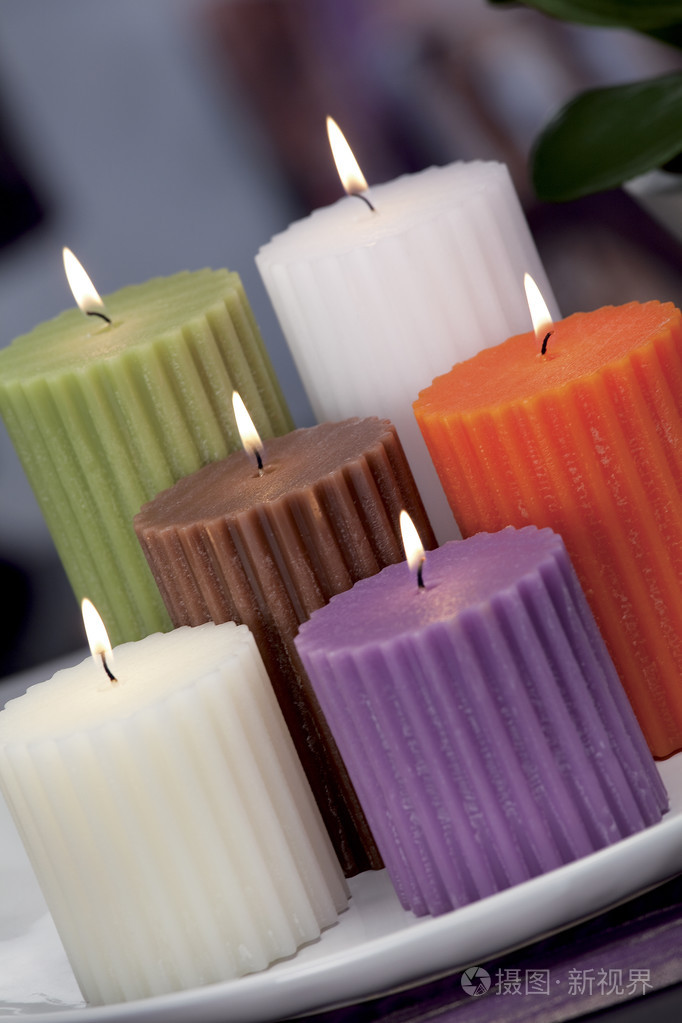 家居照明蜡烛或催化剂灯的静物