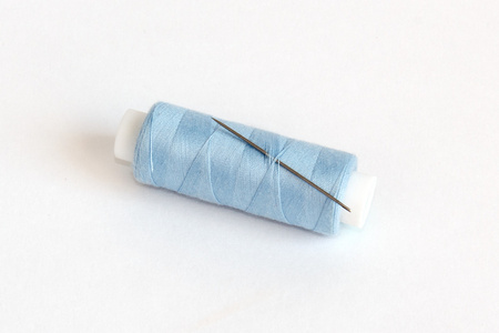 白针线程的蓝色纱管