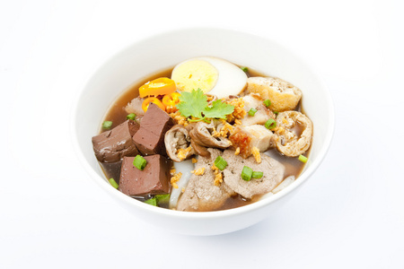 亚洲泰式煮平方米面食汤