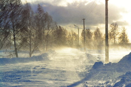 暴雪的道路上