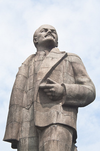 海滨城市的杜布纳的列宁纪念碑。俄罗斯