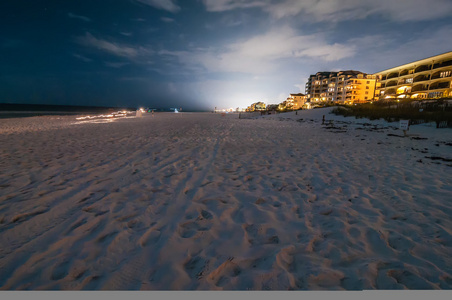 超级月亮亮度在佛罗里达海滩的夜景