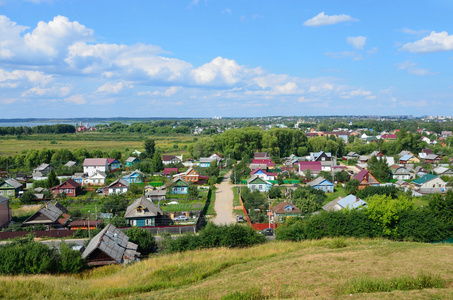 佩 zalessky 在夏天的全景