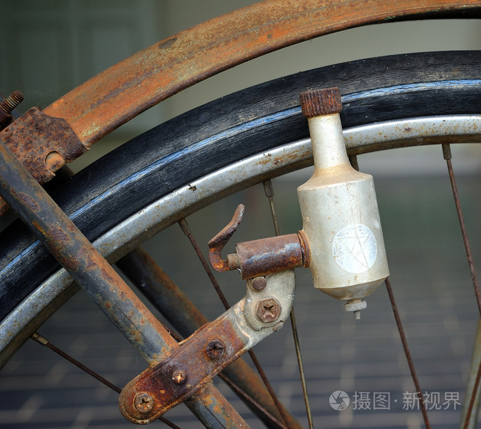 旧自行车发电机