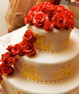 与玫瑰婚礼蛋糕