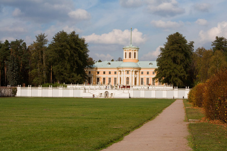 查看在庄园博物馆 arhangelskoe 宫