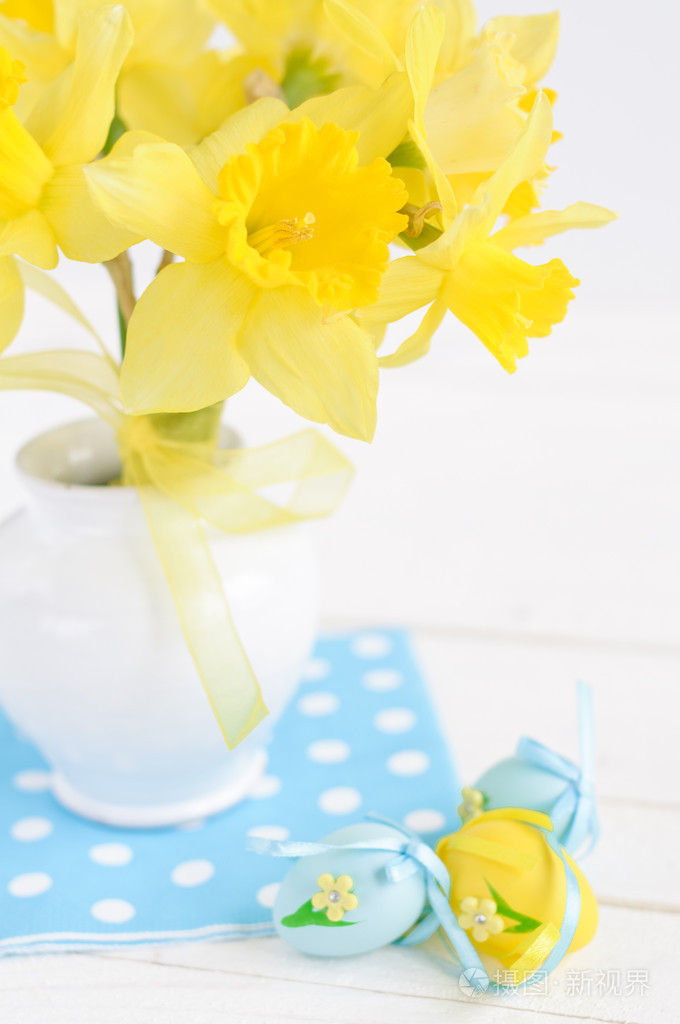 美丽的水仙花花瓶里照片 正版商用图片1cqeqo 摄图新视界