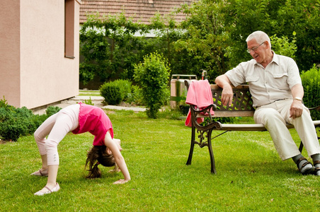 退休后生活愉快图片
