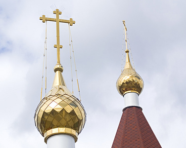 金十字架上俄罗斯教堂