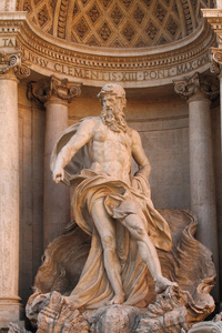 fontana di trevi，罗马，意大利的雕像