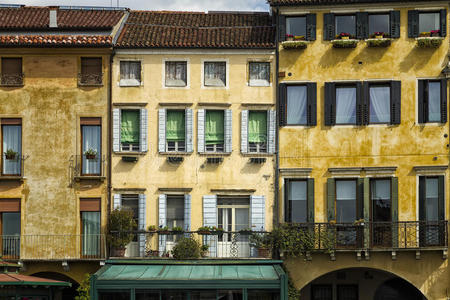 意大利传统多彩的建筑