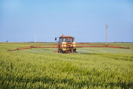 机器 农事 土地 喷涂 肥料 农业 场景 农场 风景 机械