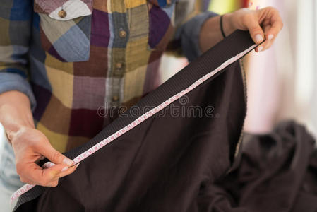 裁缝测量织物特写