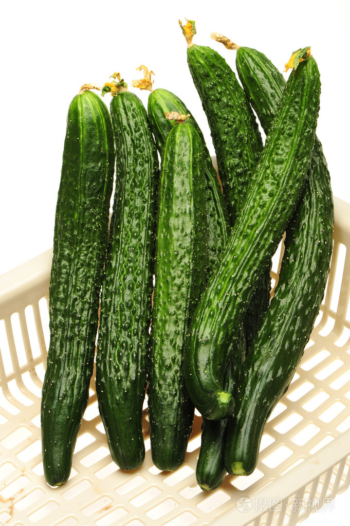 在白色背景上的新鲜黄瓜照片-正版商用图片1ctybh-摄图新视界