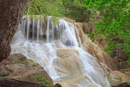 爱侣湾瀑布国家公园泰国