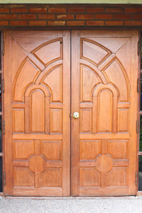 在家里的木质门