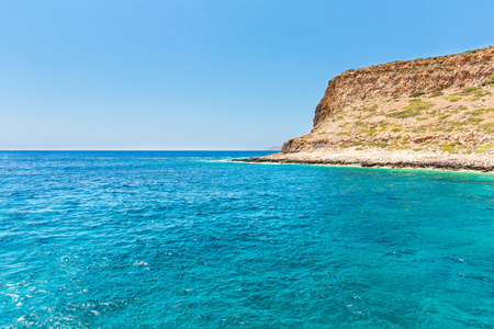 balos 海滩。从 gramvousa 岛，克里特岛 greece.magical 绿松石水域 泻湖中的纯白色沙滩查看