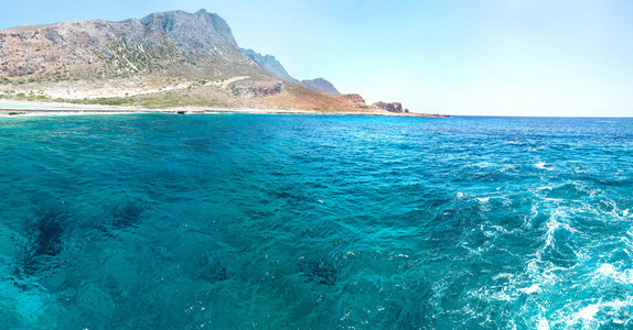 balos 海滩。从 gramvousa 岛，克里特岛 greece.magical 绿松石水域 泻湖中的纯白色沙滩查看