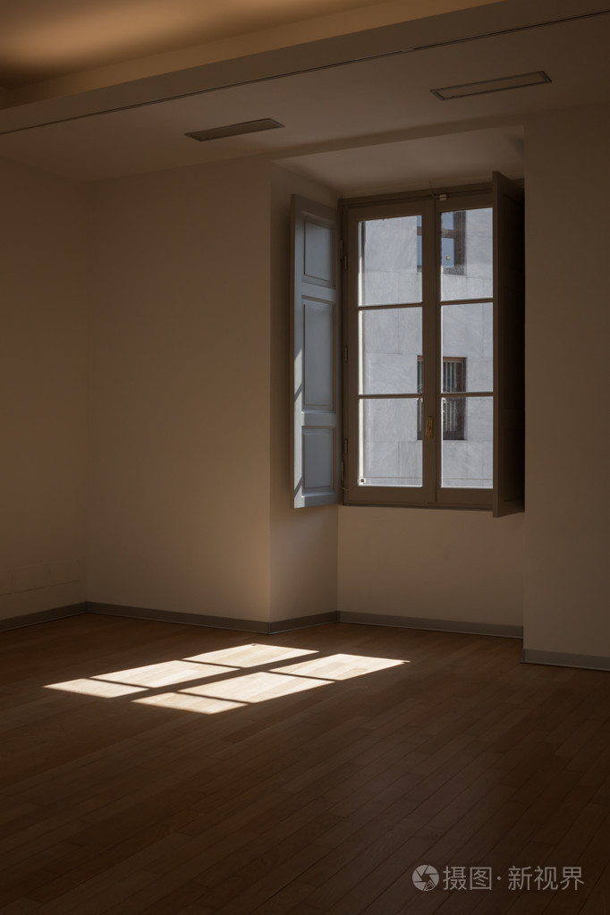 空房间窗口