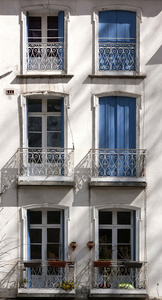 在法国的老公寓窗户。