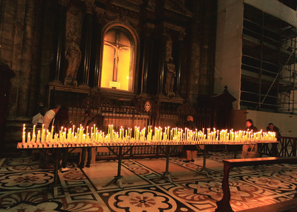 米兰大教堂的内部图片