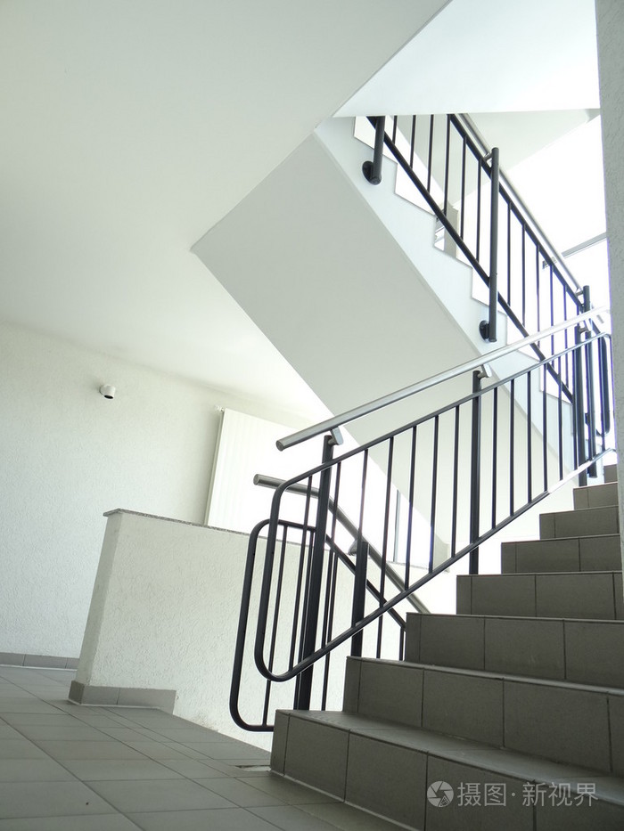 在入口处的楼梯