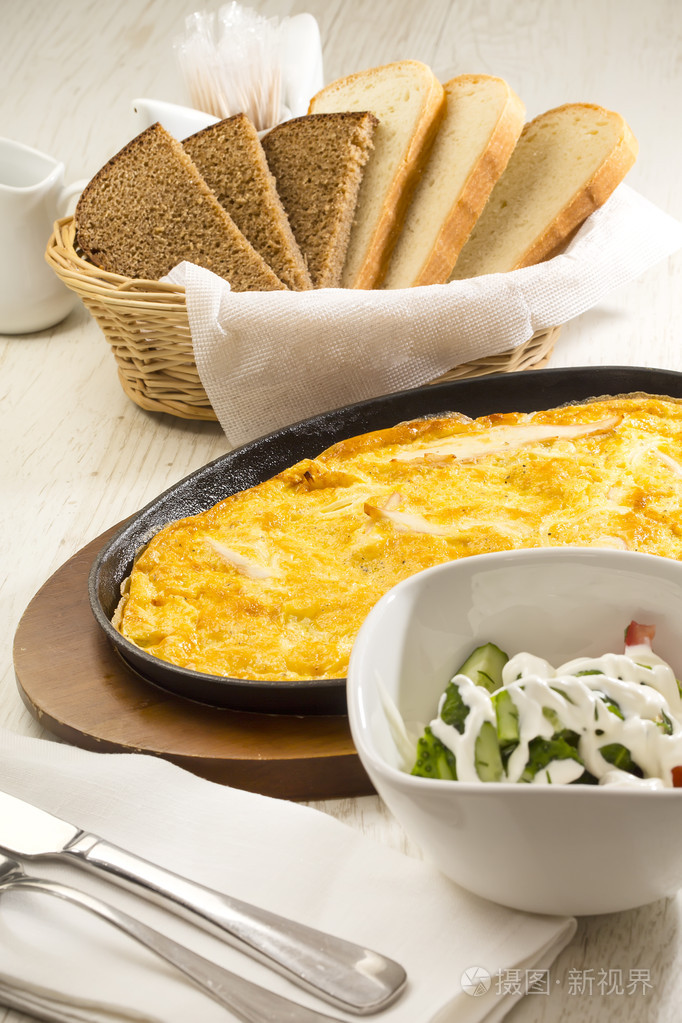 炒鸡蛋和肉类蔬菜