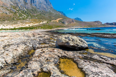 balos 湾。从 gramvousa 岛，克里特岛 greece.magical 绿松石水域 泻湖中的纯白色沙滩查看