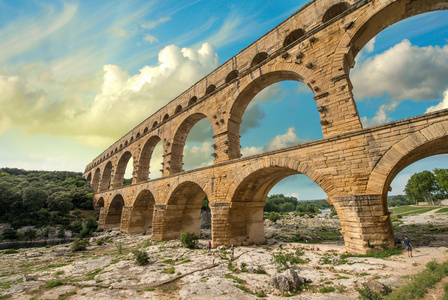 pont du gard，普罗旺斯法国。日落时的古罗马渡槽