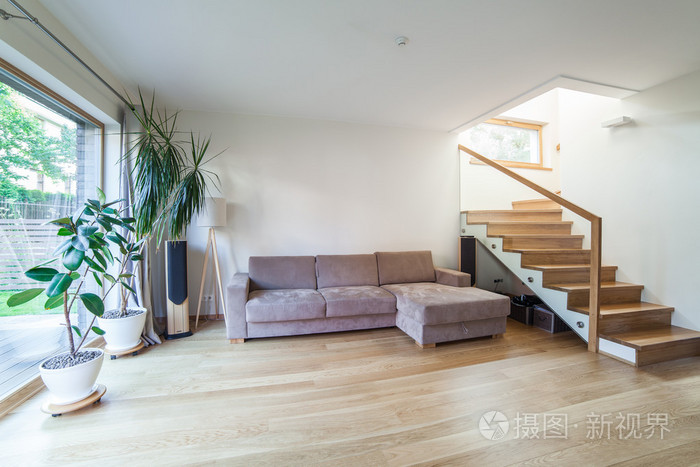 现代的房子里面