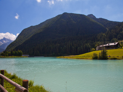 湖泊风景图片